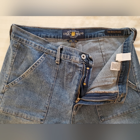Lucky Brand Bell Flare High-Waisted Jeans - Picture 3 of 6